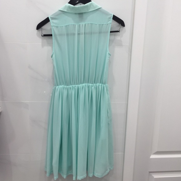 H&M - Belted summer dress - Picture 2 of 5
